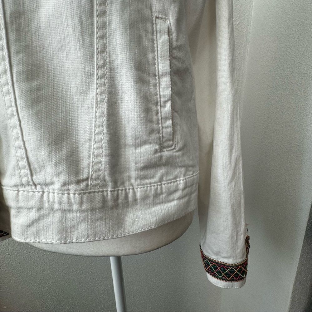 White Denim Jacket Custom Floral Design Painted Back SZ L - Picture 13 of 15